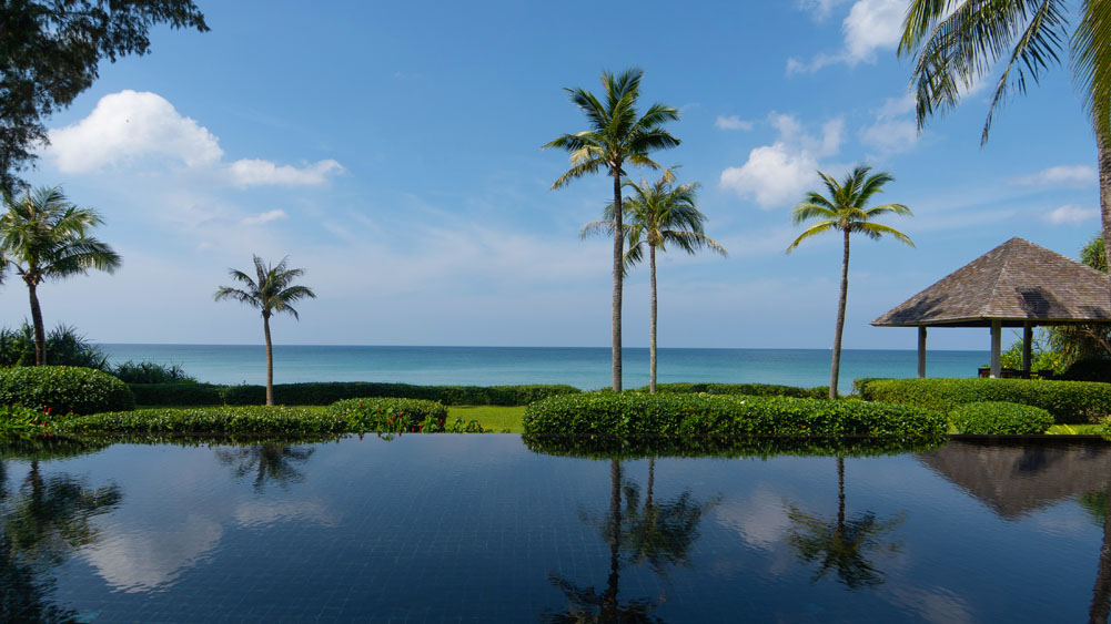 Baan Taley Rom - Pool overlooking the Andaman Sea